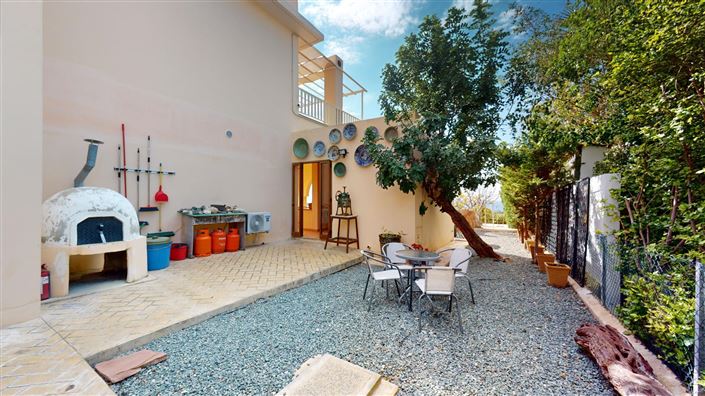 Image No.25-6 Bed House for sale