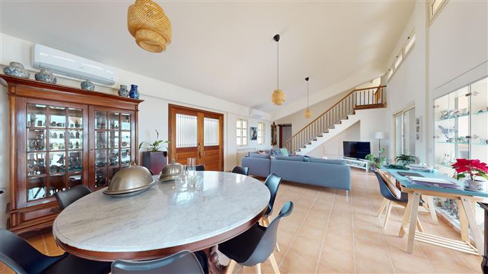 Image No.4-6 Bed House for sale