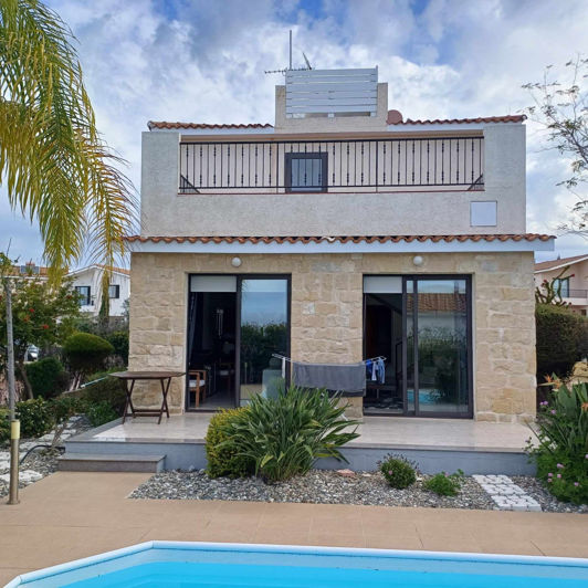 Image No.10-3 Bed House for sale