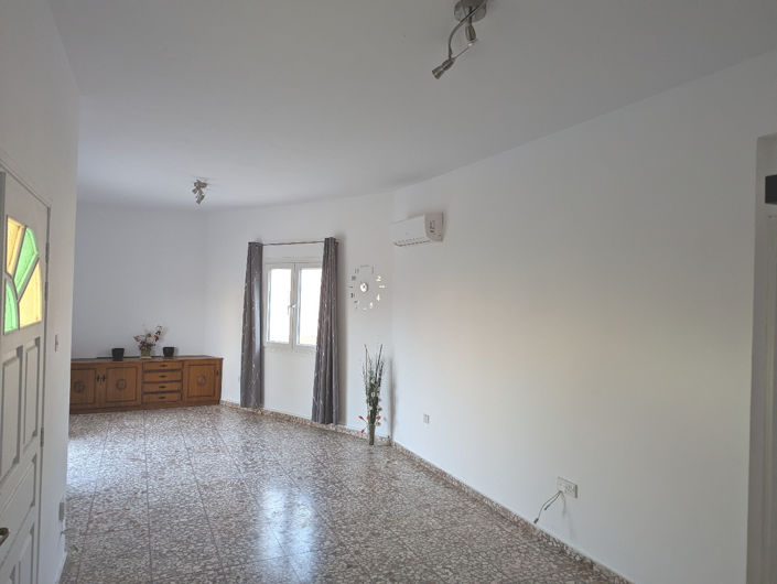 Image No.6-3 Bed House for sale