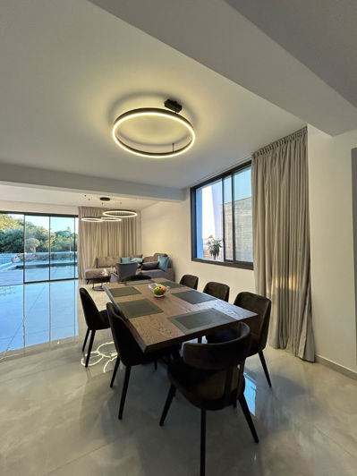 Image No.5-4 Bed House for sale