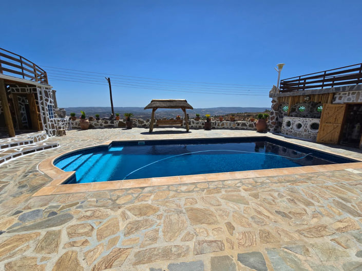 Image No.1-7 Bed House for sale