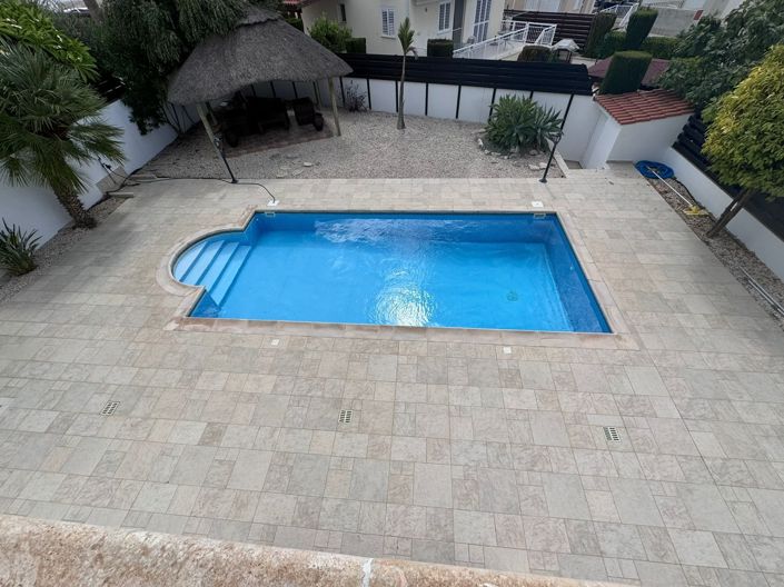 Image No.10-3 Bed House for sale