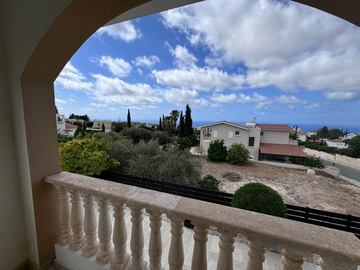 Image No.11-3 Bed House for sale