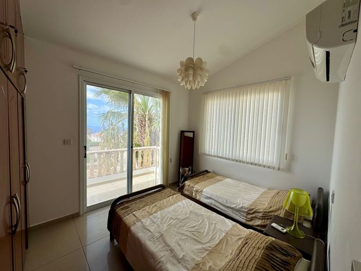 Image No.12-3 Bed House for sale