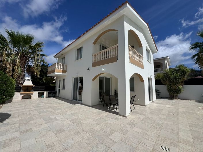 Image No.17-3 Bed House for sale