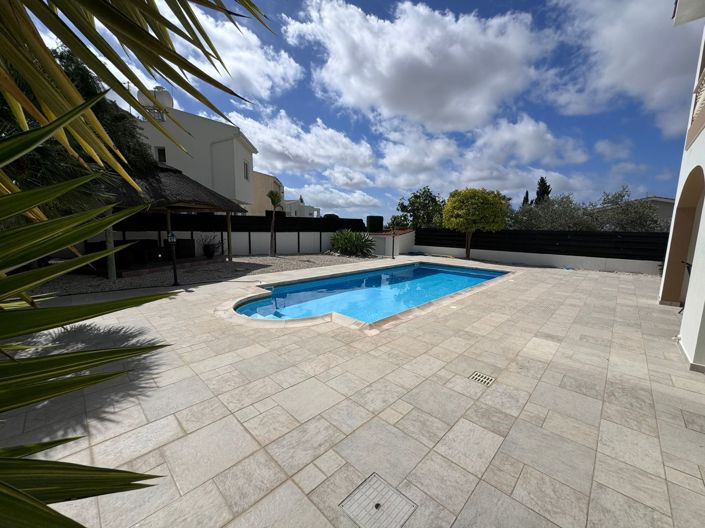 Image No.21-3 Bed House for sale