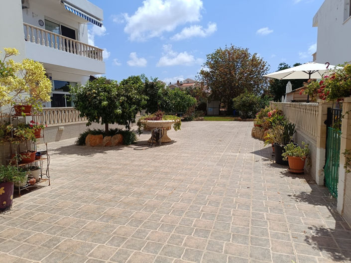 Image No.18-3 Bed Apartment for sale