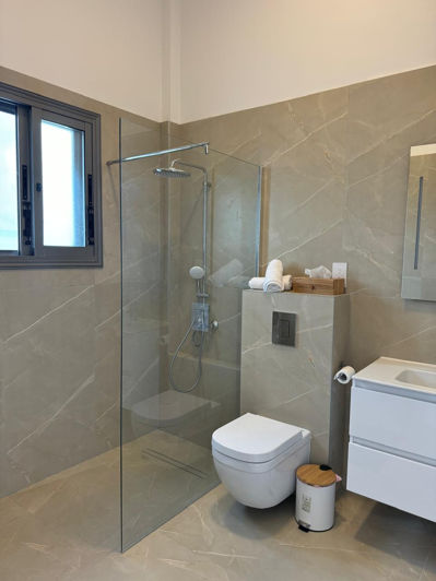 Image No.10-5 Bed House for sale