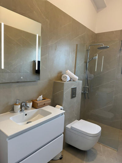 Image No.14-5 Bed House for sale