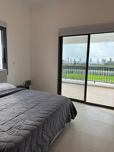 Image No.9-5 Bed House for sale