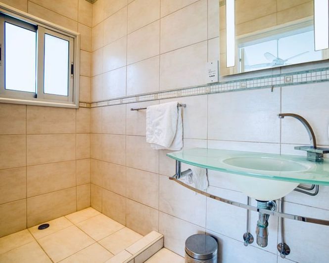 Image No.21-5 Bed House for sale