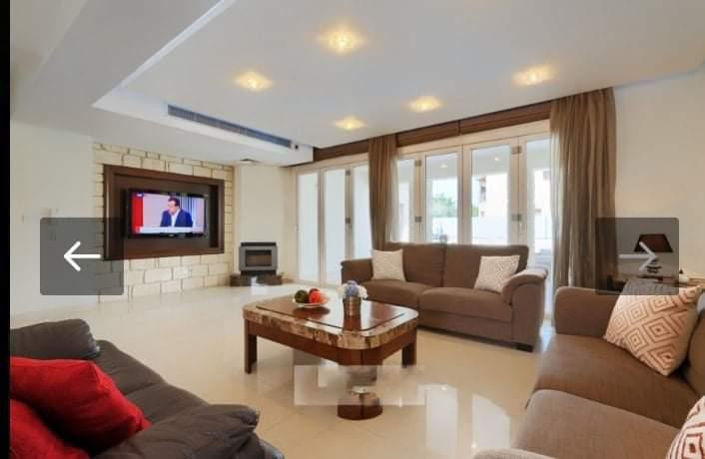 Image No.17-6 Bed House for sale