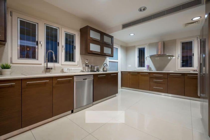 Image No.20-6 Bed House for sale