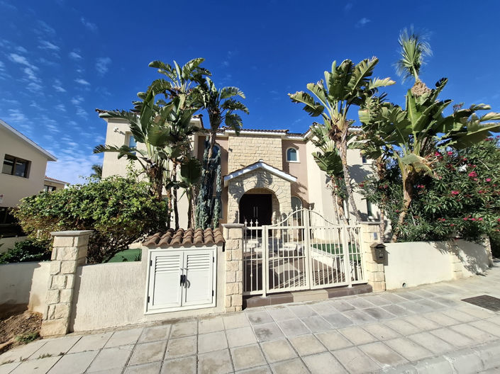 Image No.21-6 Bed House for sale