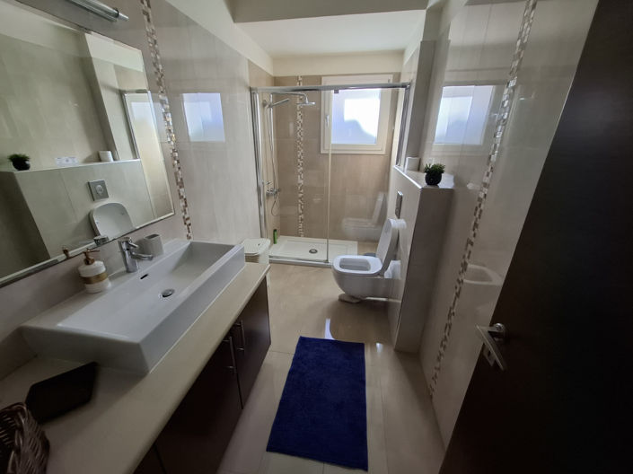 Image No.22-6 Bed House for sale