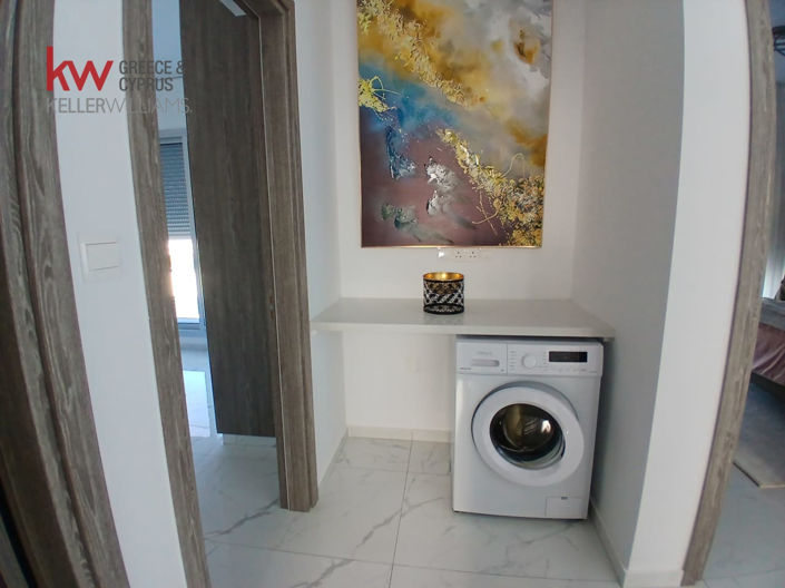 Image No.11-3 Bed House for sale