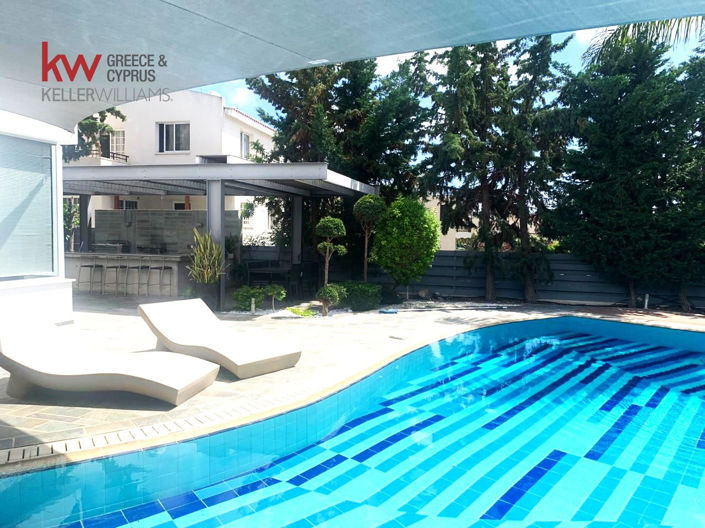 Image No.7-5 Bed House for sale