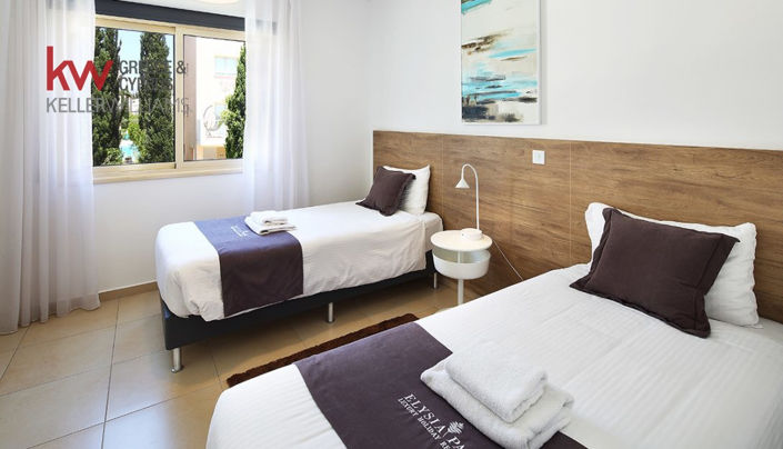 Image No.5-2 Bed House for sale