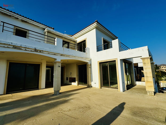 Image No.10-6 Bed House for sale