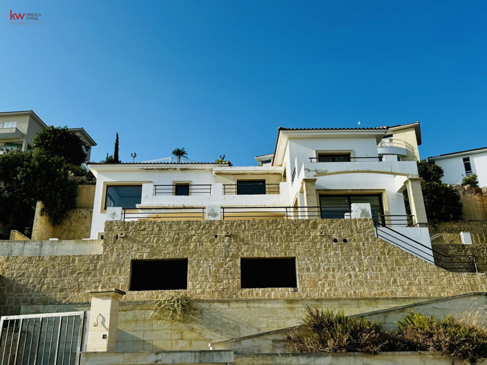 Image No.7-6 Bed House for sale