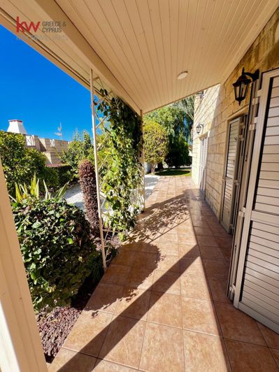 Image No.13-3 Bed House for sale