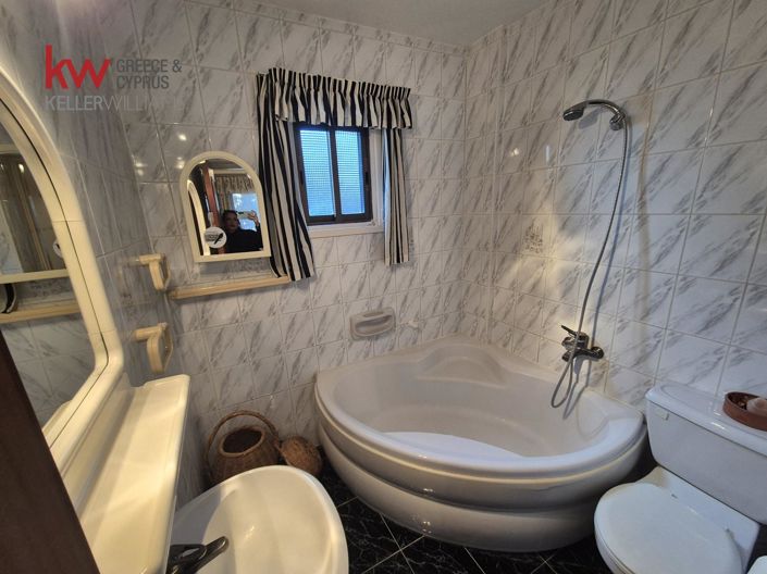 Image No.22-2 Bed Bungalow for sale