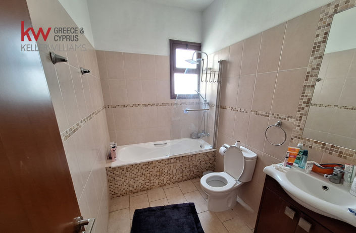 Image No.12-4 Bed House for sale