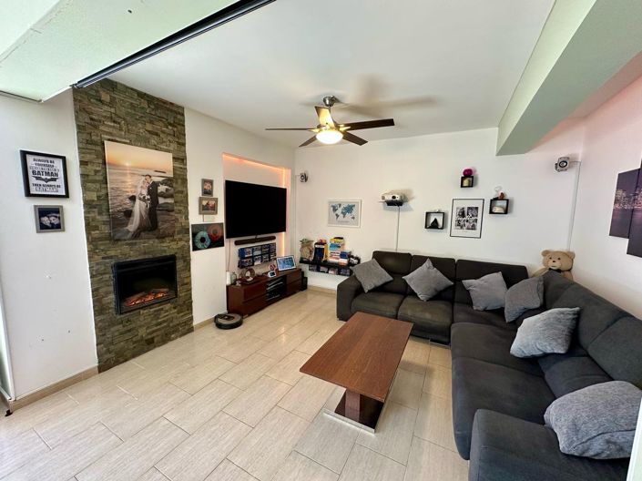 Image No.2-3 Bed House for sale