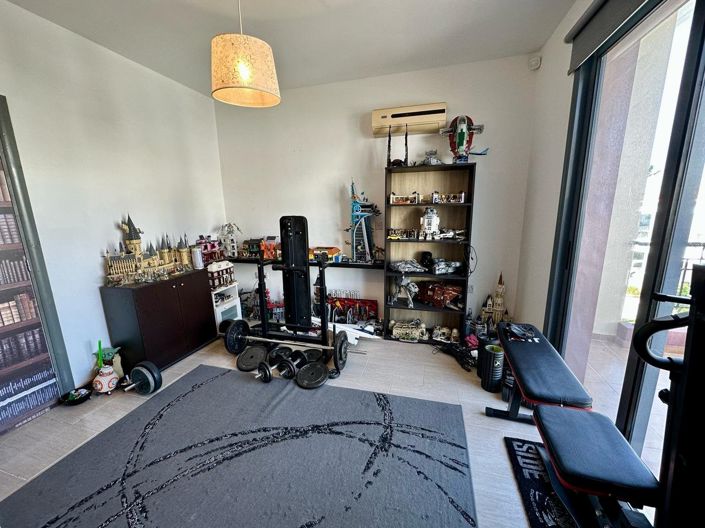 Image No.6-3 Bed House for sale