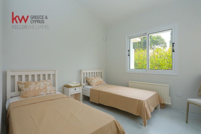 Image No.12-5 Bed Bungalow for sale