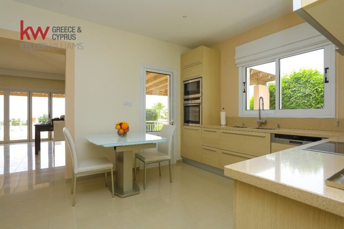 Image No.14-5 Bed Bungalow for sale