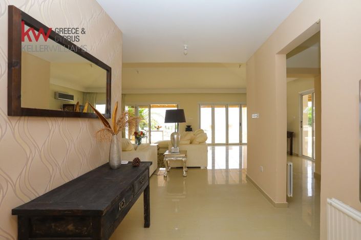 Image No.7-5 Bed Bungalow for sale