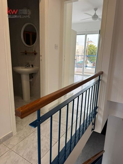 Image No.10-2 Bed House for sale