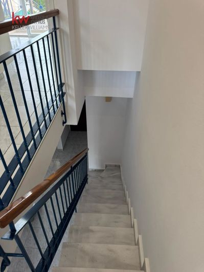 Image No.9-2 Bed House for sale