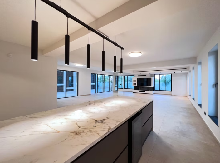 Image No.11-7 Bed House for sale