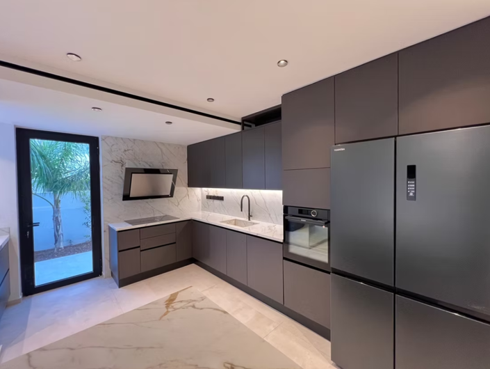 Image No.13-7 Bed House for sale