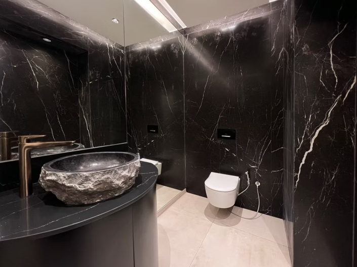 Image No.21-7 Bed House for sale