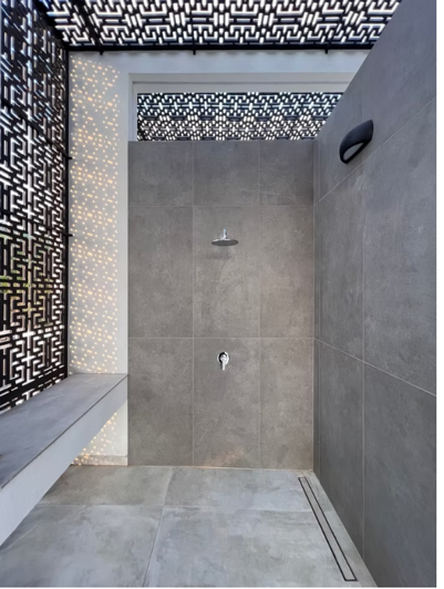 Image No.24-7 Bed House for sale