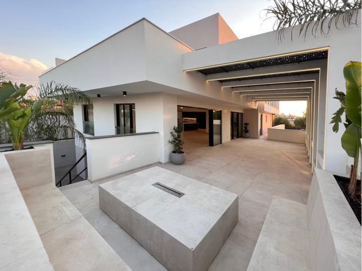 Image No.9-7 Bed House for sale