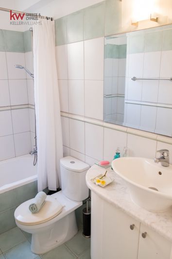 Image No.7-2 Bed House for sale