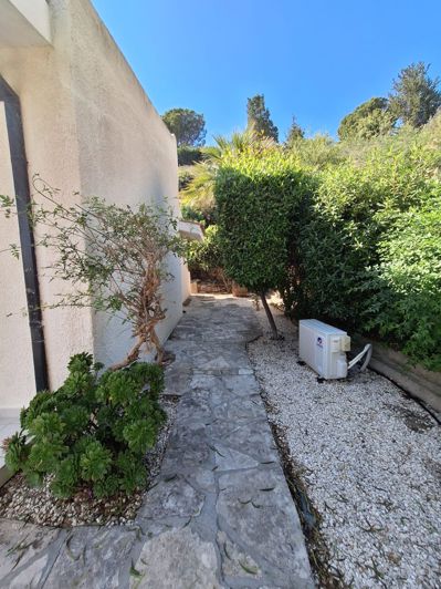 Image No.13-2 Bed Bungalow for sale