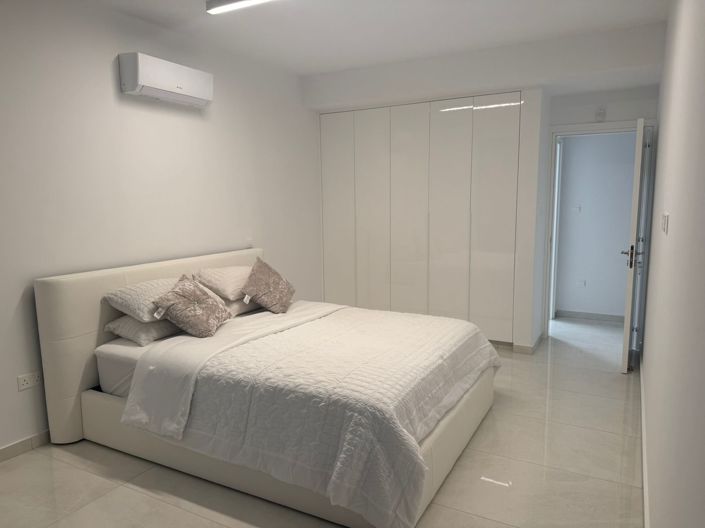 Image No.17-4 Bed House for sale