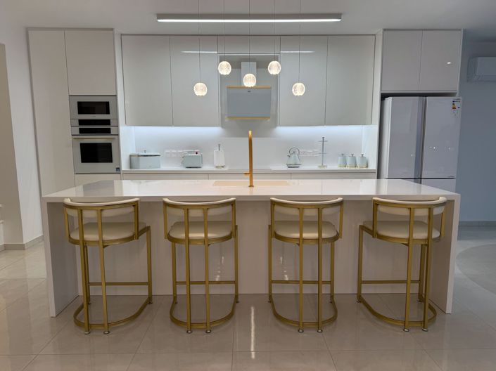 Image No.6-4 Bed House for sale