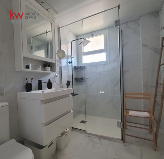 Image No.11-2 Bed House for sale