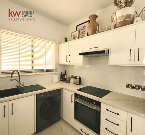 Image No.4-2 Bed House for sale