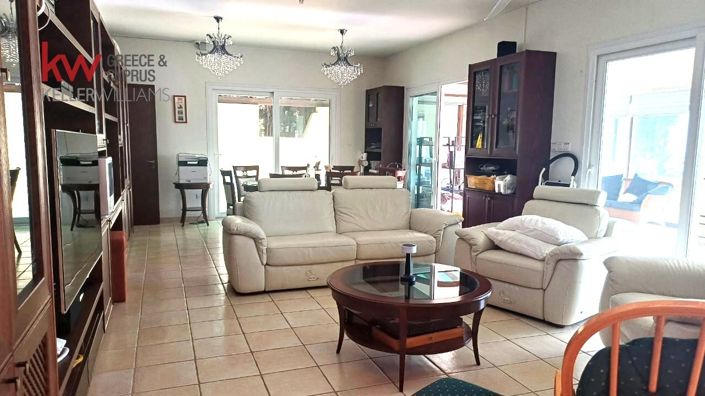 Image No.2-4 Bed House for sale