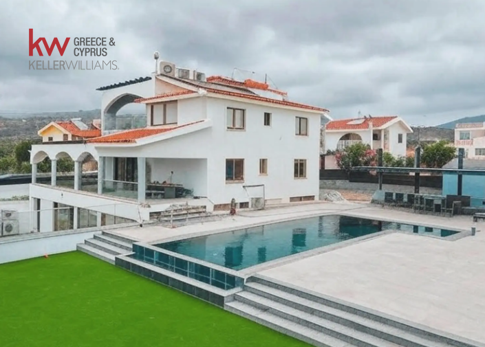 Image No.13-8 Bed House for sale