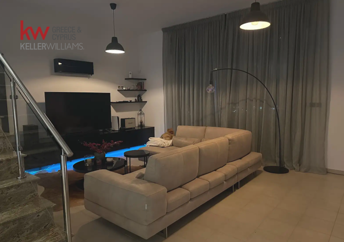 Image No.3-8 Bed House for sale