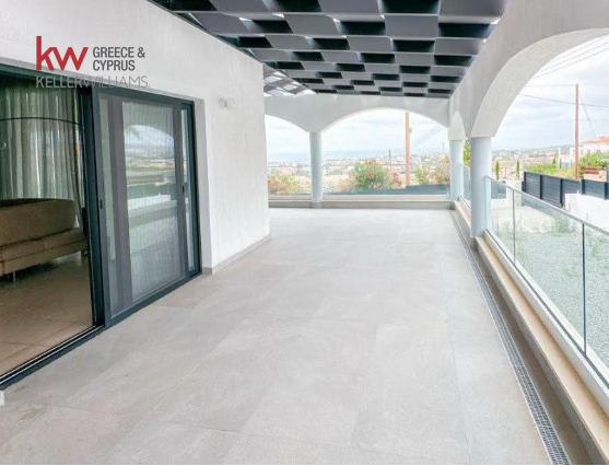 Image No.9-8 Bed House for sale